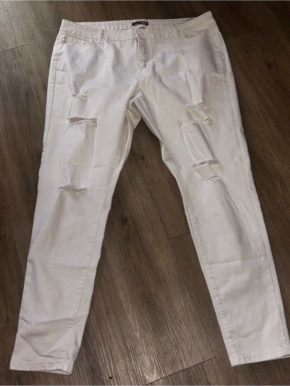 Fashion Nova White Slim Distressed Jeans
